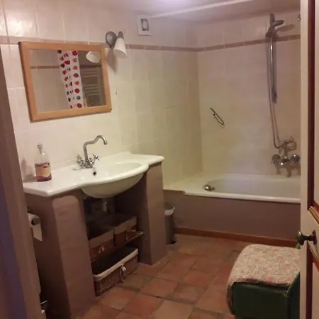 Maison Aux Lavandes Bed & Breakfast