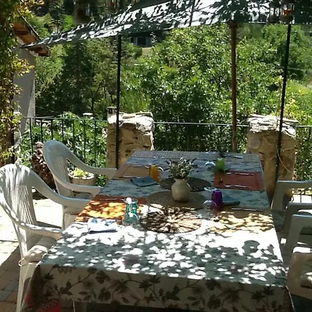 Maison Aux Lavandes Bed & Breakfast *